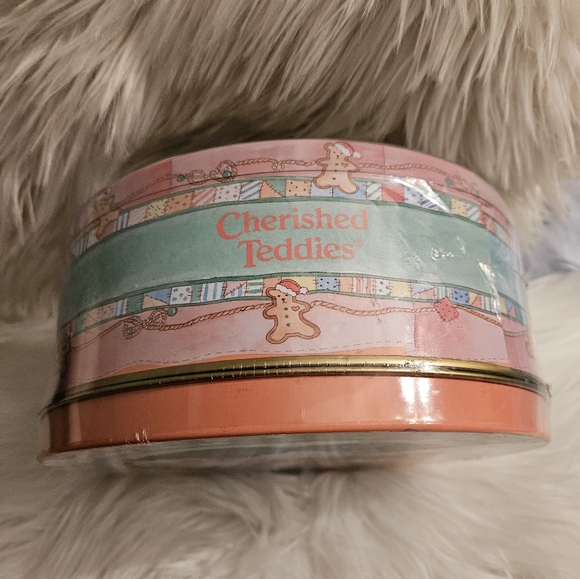 New Cherished Teddies Christmas Gift Set Plush Ornament & Tin - Picture 9 of 10